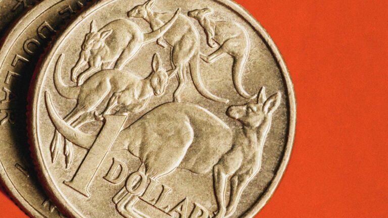 Technicals point to an Australian Dollar above 70 US cents